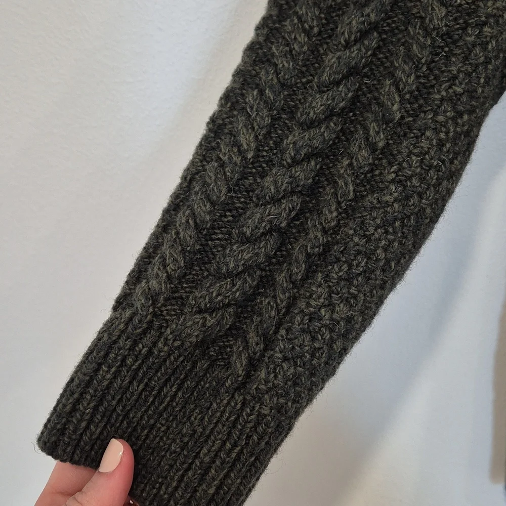 100% Wool Original Aran Co Green Merino Cable Knit Cardigan Sweater Size Small - Picture 5 of 12